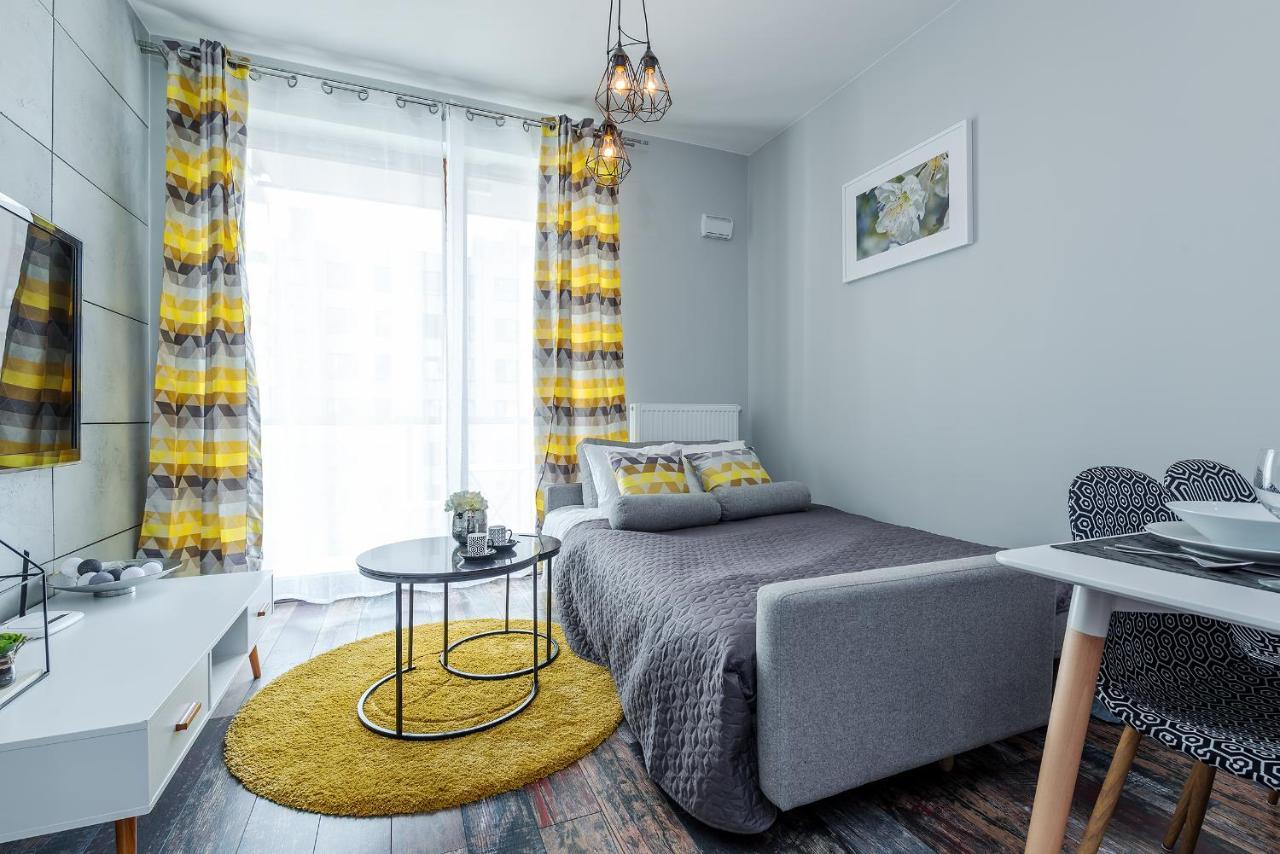 Close To Chopin Airport, Cybernetyki, Free Parking By Cosmo Spirit Warsaw Exterior photo