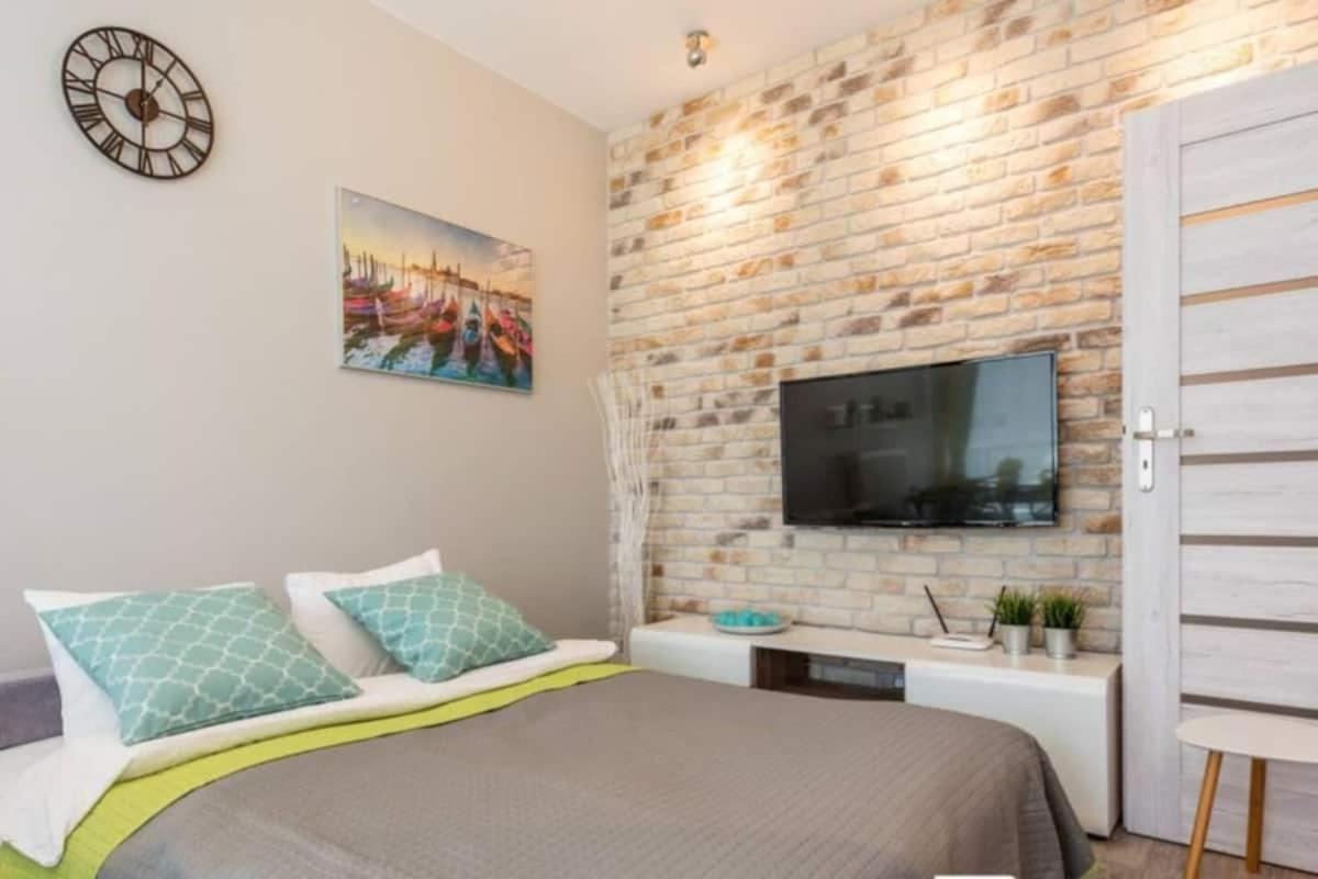 Close To Chopin Airport, Cybernetyki, Free Parking By Cosmo Spirit Warsaw Exterior photo