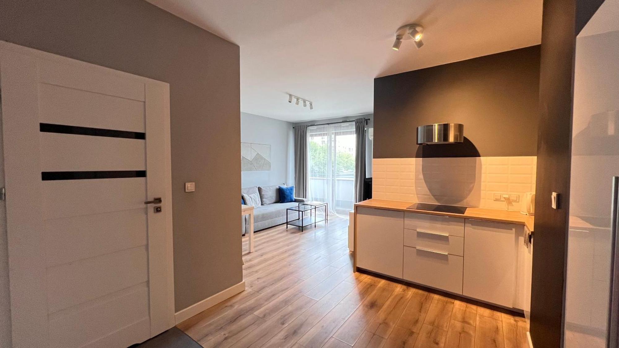 Close To Chopin Airport, Cybernetyki, Free Parking By Cosmo Spirit Warsaw Exterior photo
