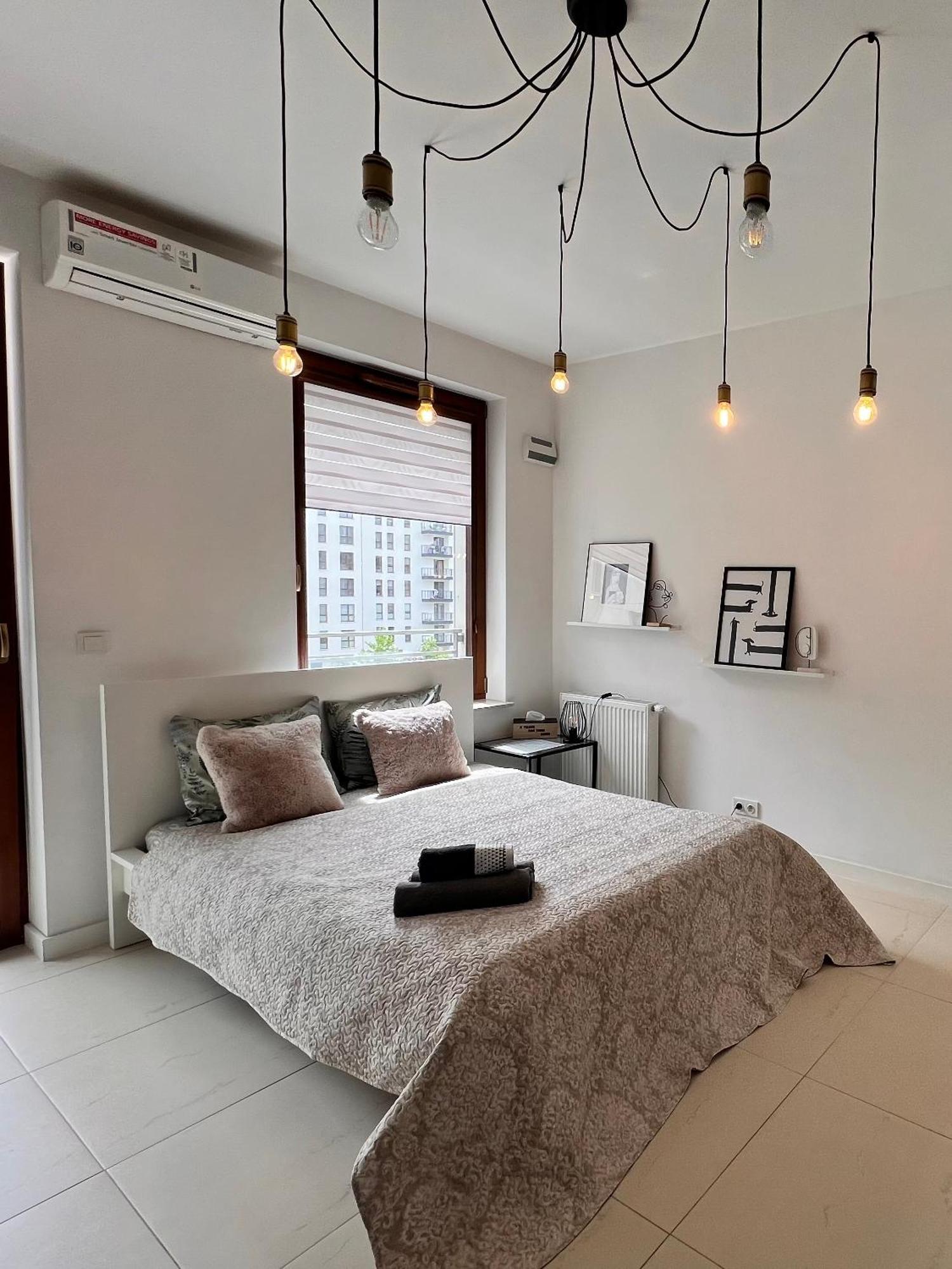 Close To Chopin Airport, Cybernetyki, Free Parking By Cosmo Spirit Warsaw Exterior photo